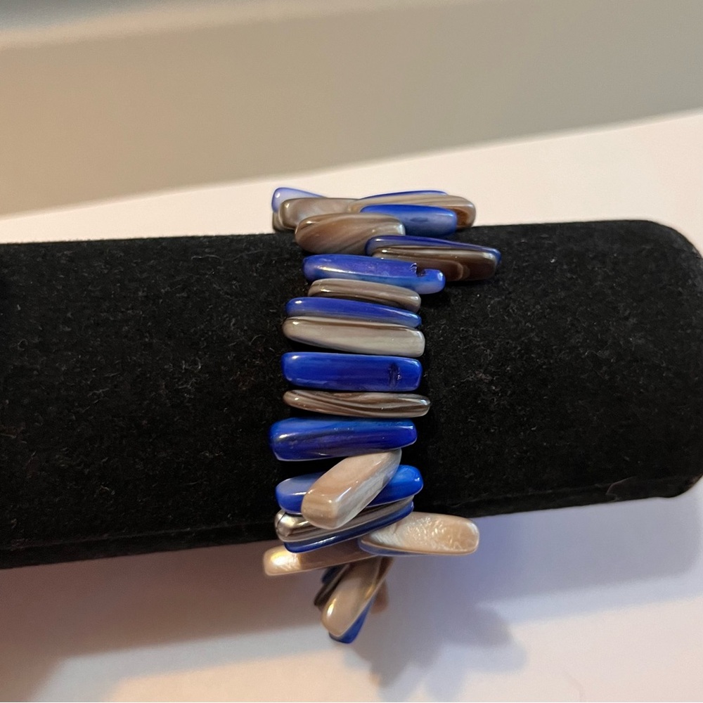 Erimish Stretch Bracelet - Picture 2 of 2